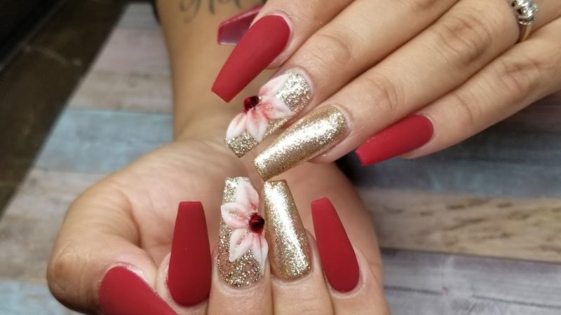 Mujer acuchilla a su esposo porque no le dió dinero para ponerse uñas